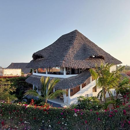לינה וארוחת בוקר וואטאמו Shira House מראה חיצוני תמונה